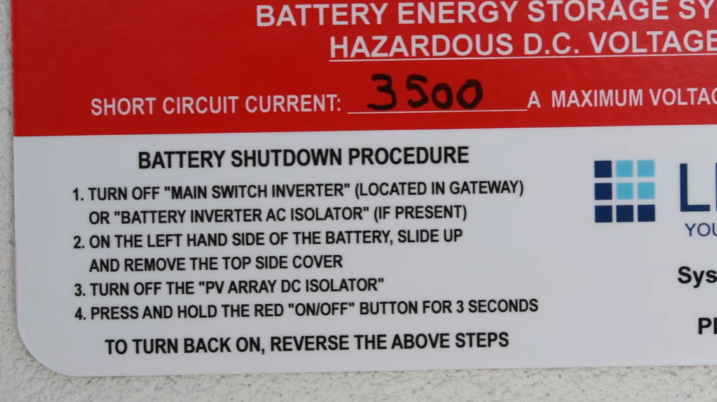 Sigenergy SigenStor battery shutdown procedure label listing the four steps to shut down the battery.